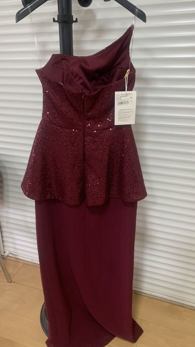 Вечернее платье винного цвета