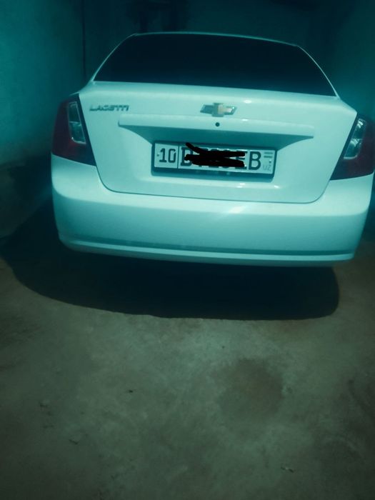 Yangi salondan uyga