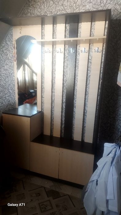 Продам шкаф в  прихожую