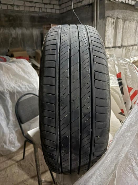Шины летнее 215/60/17