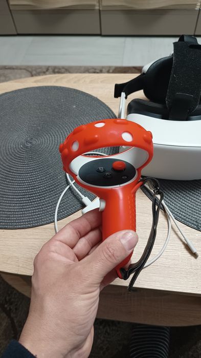 Vând oculus quest 2 ,de 256GB