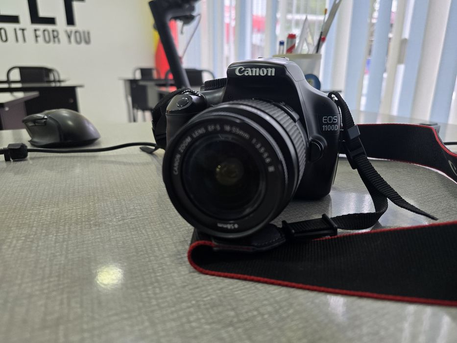Продам Canon EOS 1100D