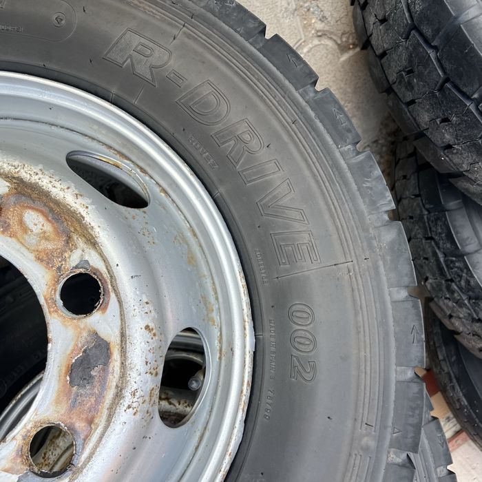 Шины 215/75R17.5 с дисками