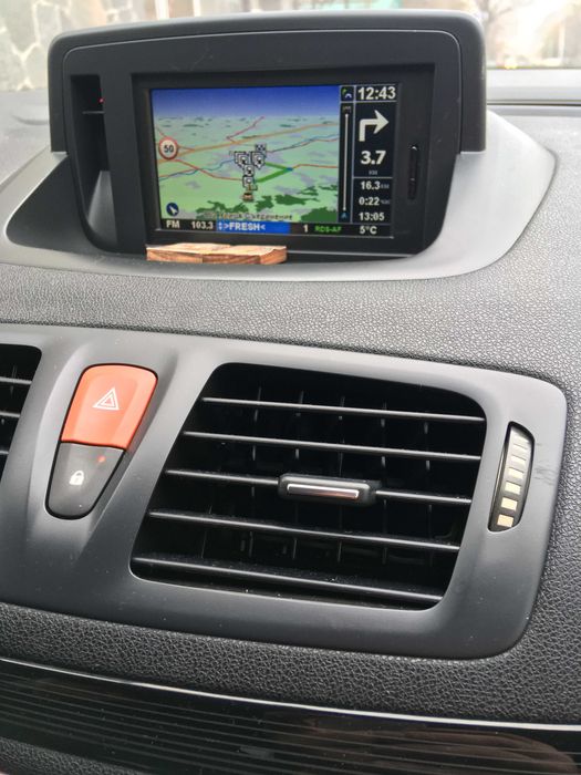 Carminat Renault TomTom live informee 2 R-LINK Navigation Communicat