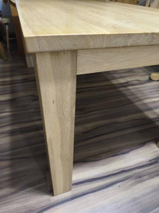 Masă din stejar masiv,impecabilă!