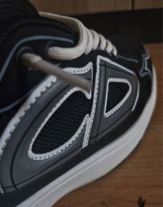 Dior b22 black and white