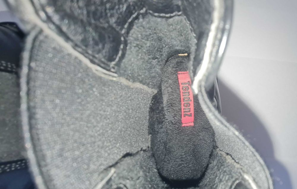 Дамски ежедневни боти ,,Tendenz" черни с топъл хастар 36 номер.