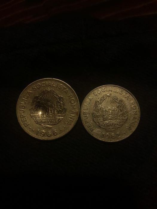 Vănd monede de colecție, o monedă de un leu și una de 25 de bani