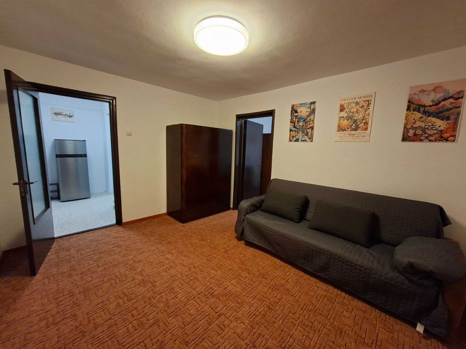 Inchiriez apartament 3 camere, Rogerius