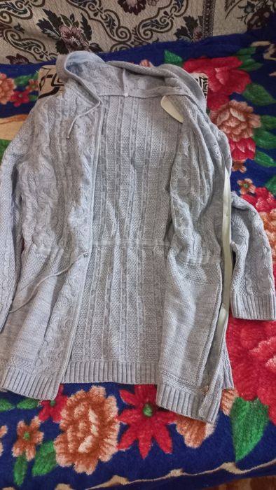 Продам новый кардиган размер 48