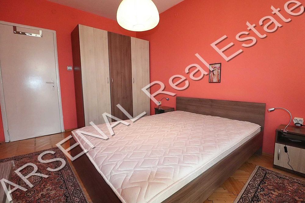 Дава се под наем Двустаен апартамент в София, Център - 70 кв.м за 480 € - Снимка #3