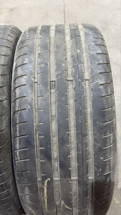 Goodyear Гуми 255/40/19