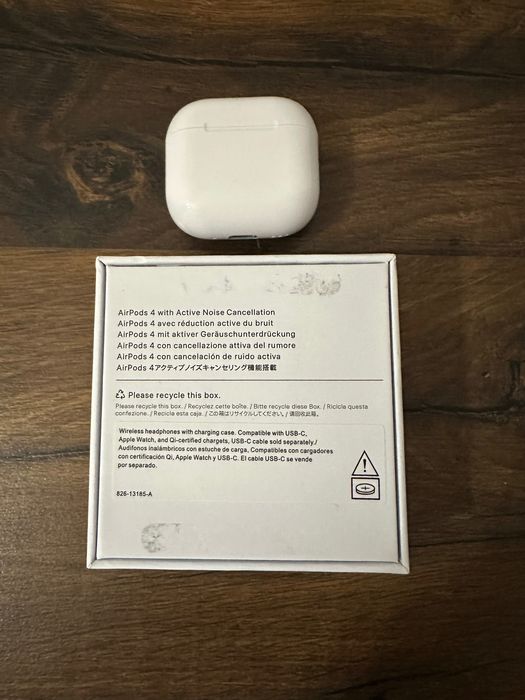 Vând AirPods 4 ANC!