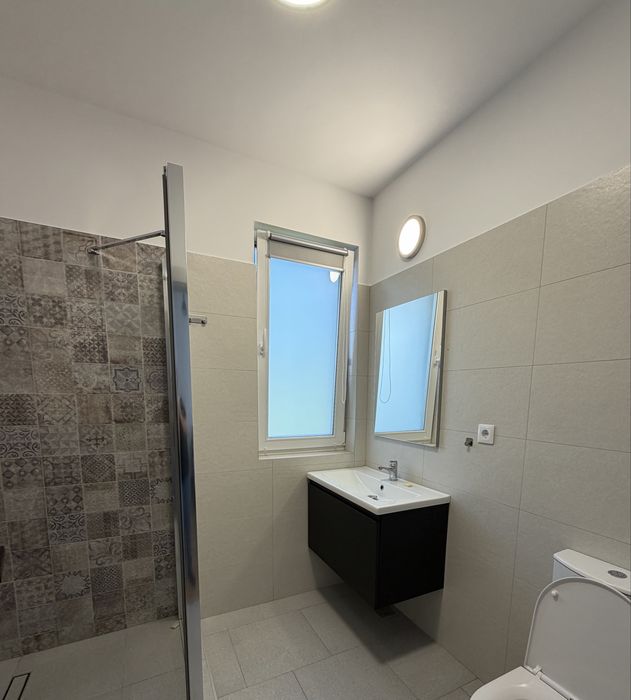 Inchiriez Apartament cu 2 camere - zona abatorului, floresti