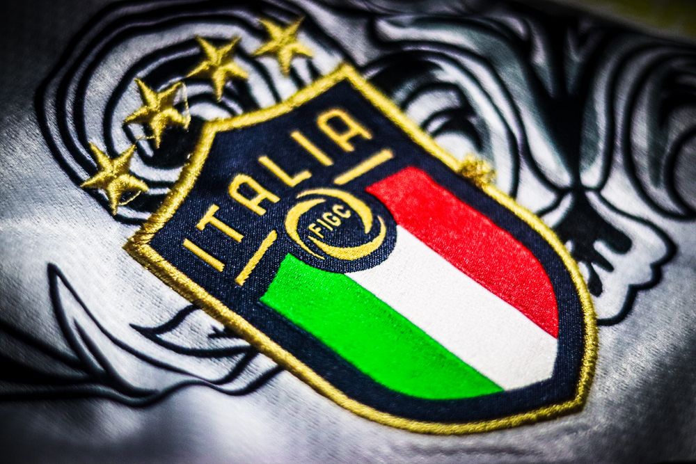 Vând tricou fotbal Italia×Versace alb