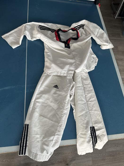 Экипировка для taekwando кимоно, защитка (щетки), пояса, перчатки