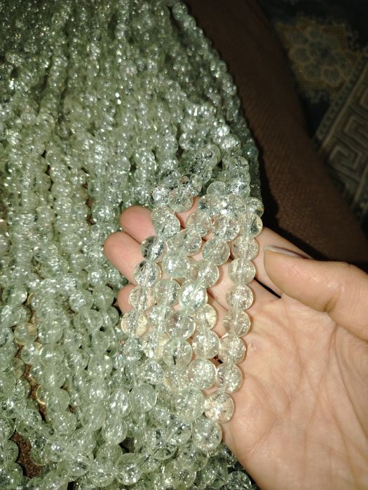 Стеклянные бусы с эффектом кракле