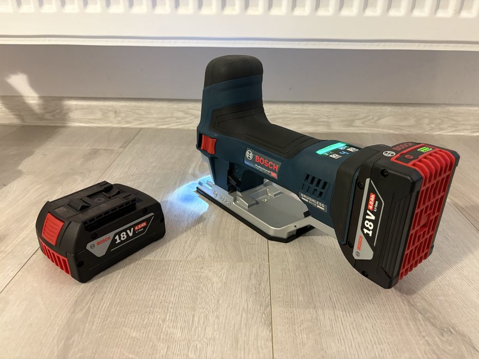 Ferastrau pendular BOSCH GST 18V-155 SC cu Acumulatori