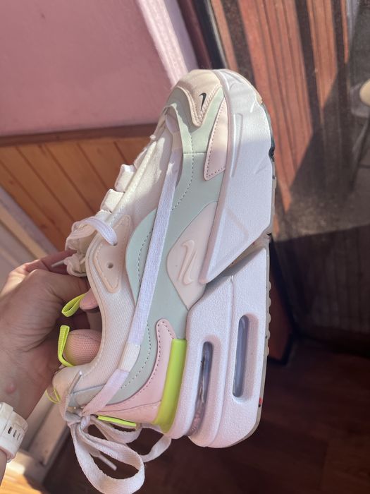 Маратонки NIKE ……