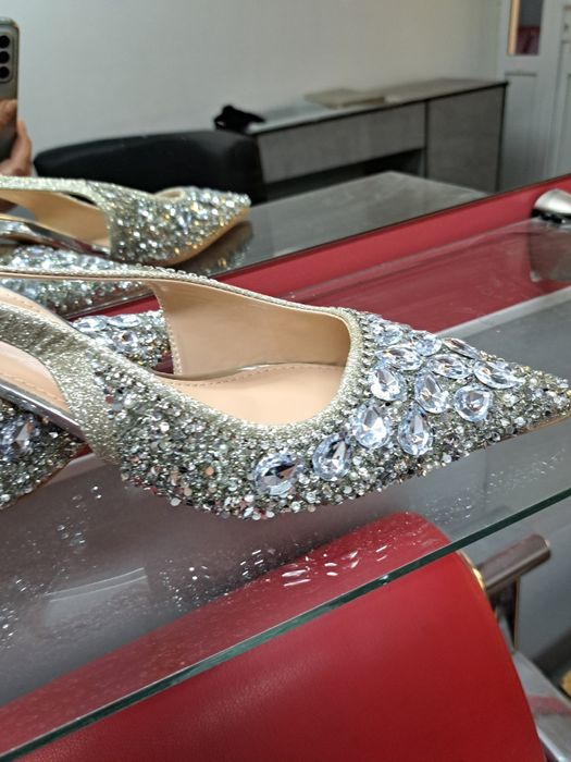 Продам босоножки