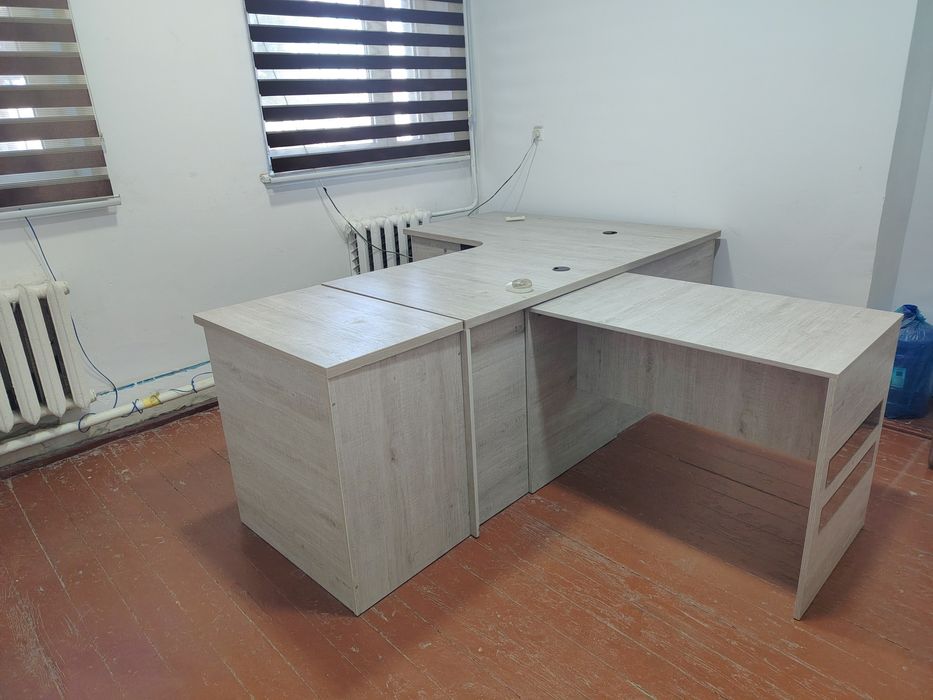 офисный мебил стол