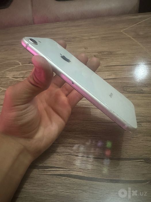 Iphone 8 xama joyi radnoy