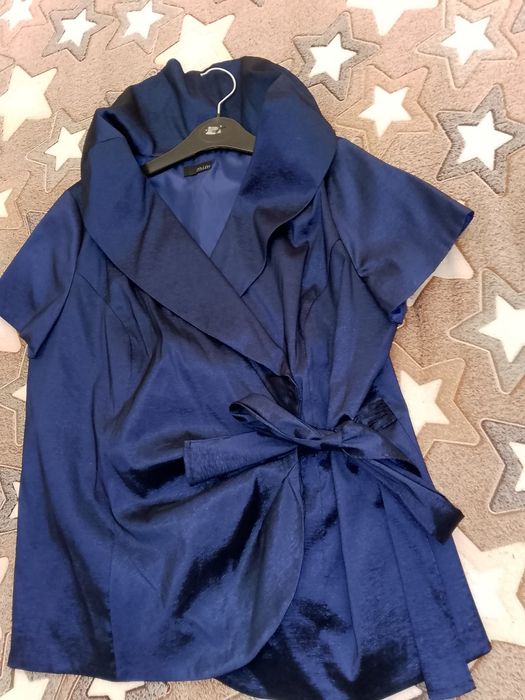 Сако в тъмно синя гама