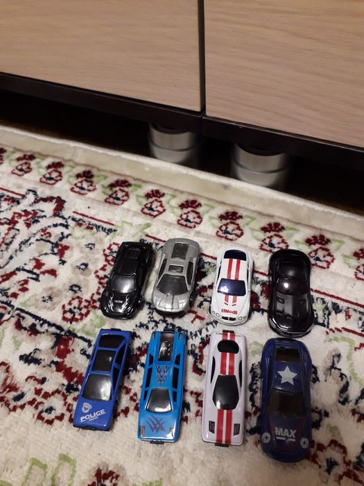 Продам детские машинки