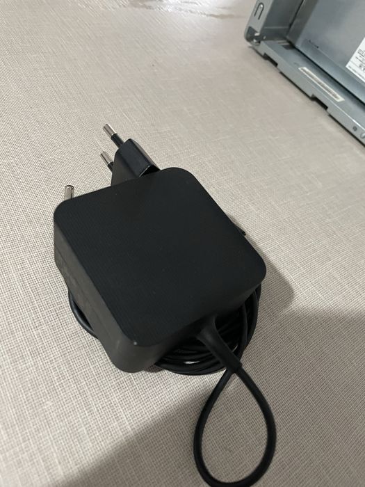 Încărcator Asus Vivobook 65w