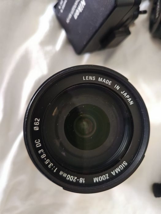 Vând aparat foto Nikon D 5200,in stare perfectă de funcționare