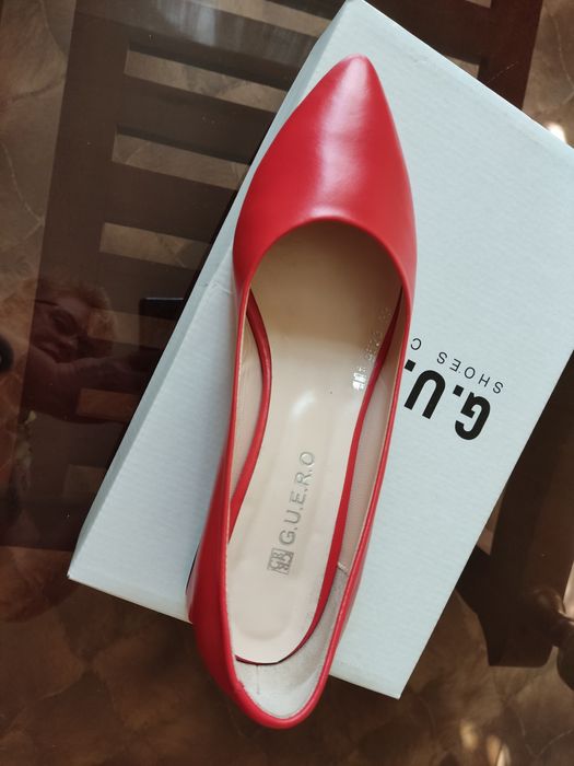 Продаются женские туфли