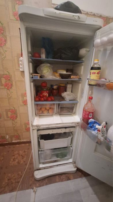 Продам два холодилник