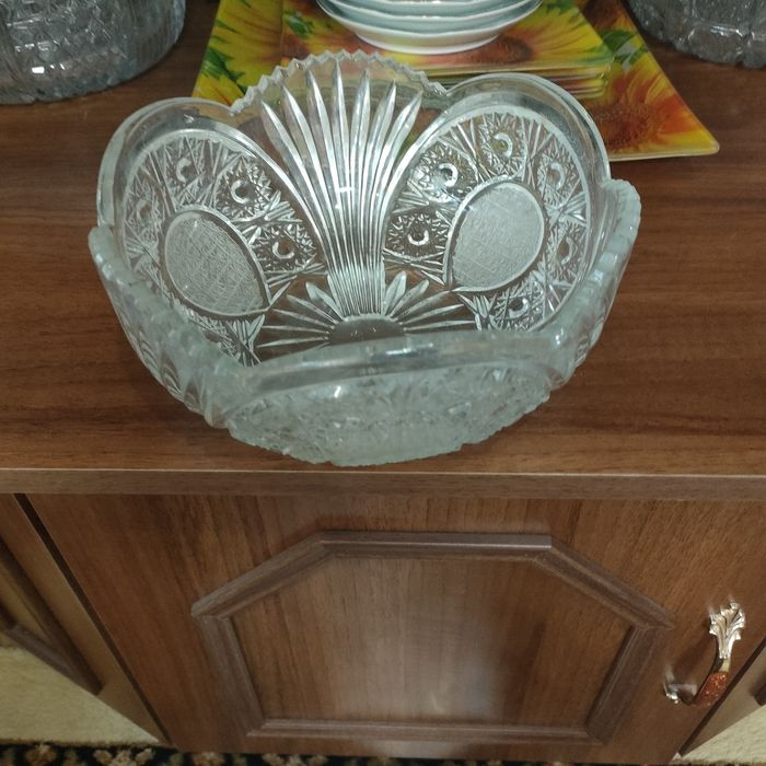 Хрустальные Вазы..сататницы.посуды