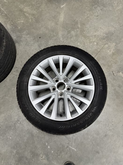 Диск камри 55 с летней шиной