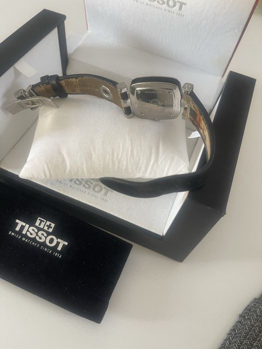 Часовник Tissot-дамски