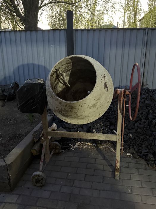 Продам бетономешалку