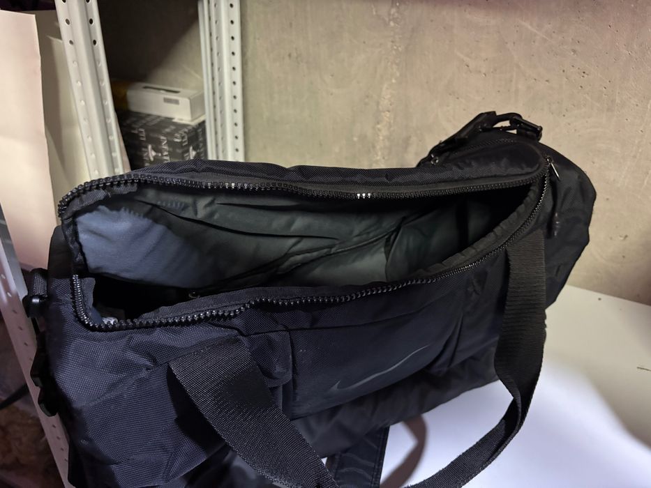 Рюкзаки и дорожные су