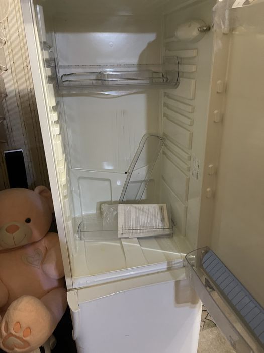 Продам холодильник Indesit