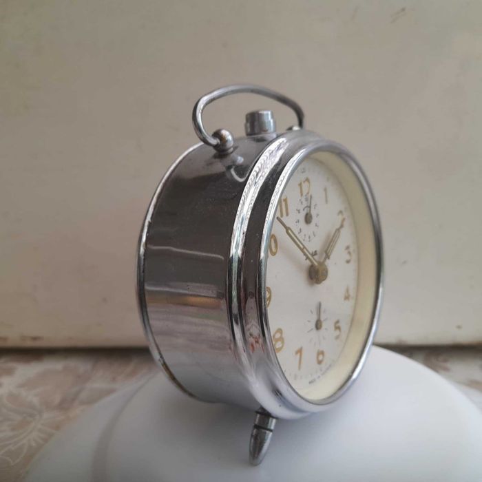 Ceas deșteptător de masa - mecanic JNSA fabricatie Yugoslavia