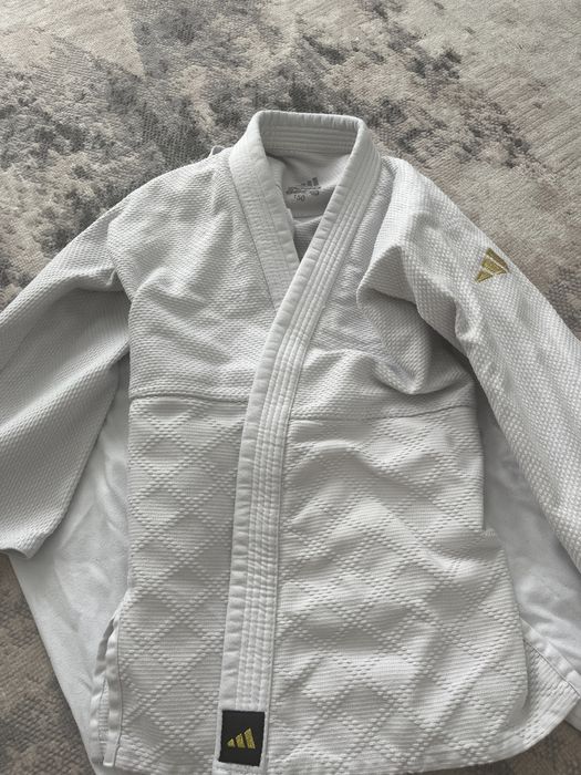 Продам кимоно Adidas
