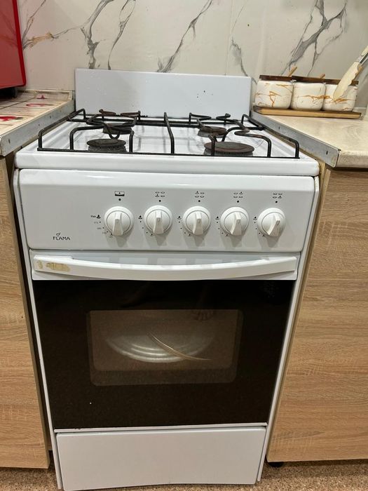 Продам газ плиту