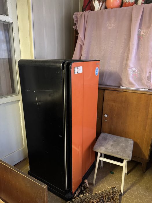Продаётся Холодильник Toshiba