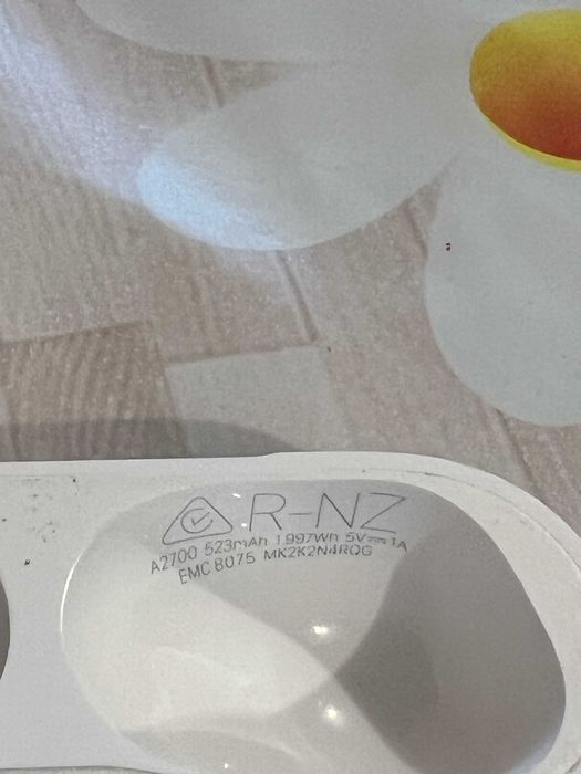 кейс и резервна слушалка (дясна) за airpods pro gen 2