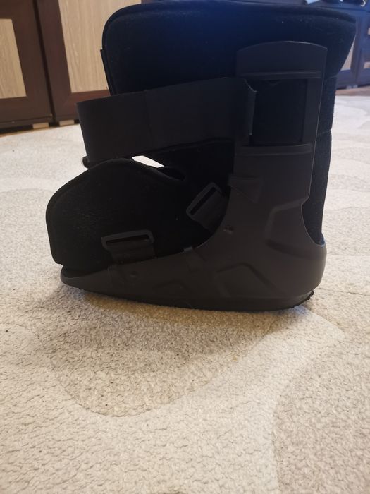 Walker cu perna de aer, short,  28 cm lungime, marime L