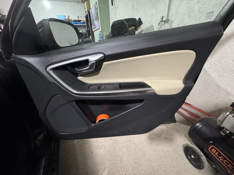 Ел. Салон за Volvo V60 2011