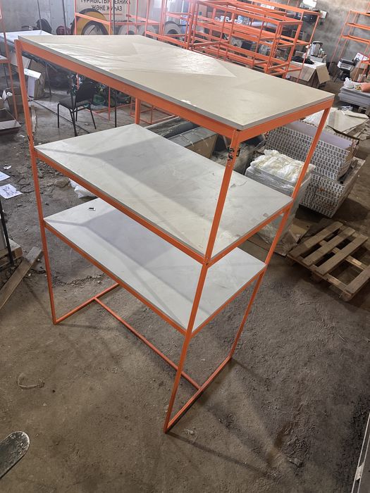 Стеллажи с полками