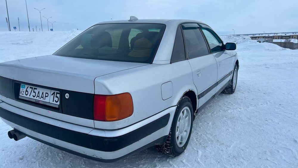 Ауди 100 обьем 2.6 год 1993