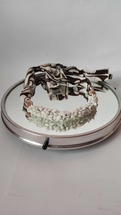 Ефектно колие от естествени камъни