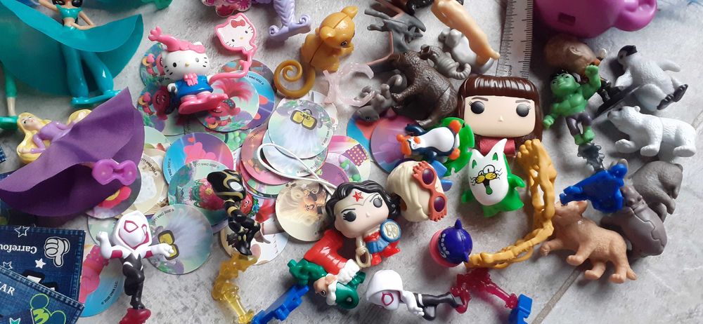 Jucarii kinder / fixeez/ trolli