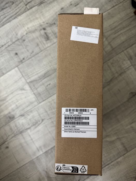 Продам Macbook Air 13 2024 M2 16/256 Space Gray